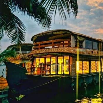 5 Days Kerala Houseboat Backwater Tour Package